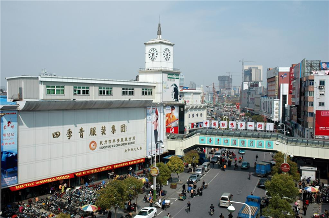 <a href=http://m.vxbbwwe.cn/hangzhou/ target=_blank class=infotextkey>杭州</a>四季青休闲服装批发市场.jpg